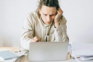 Burnout erkennen und vorbeugen: Wann es Zeit ist, Hilfe zu suchen